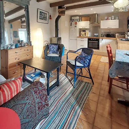Semesterbostad Gorgeous In With Kitchenette